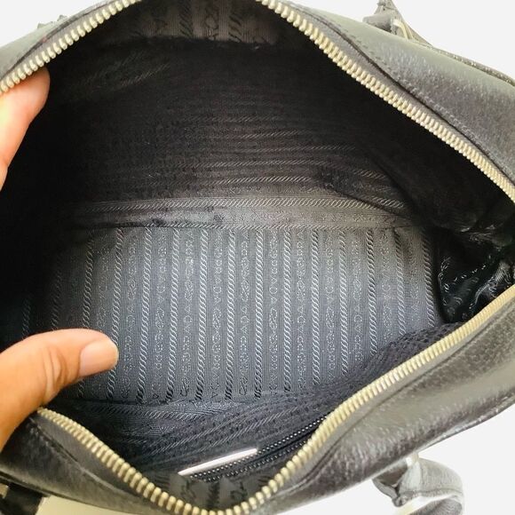 VINTAGE PRADA BOWLING BAG BOSTON BAG BLACK LEATHER EUC SHOULDER BAG PERFECTION - Picture 15 of 15